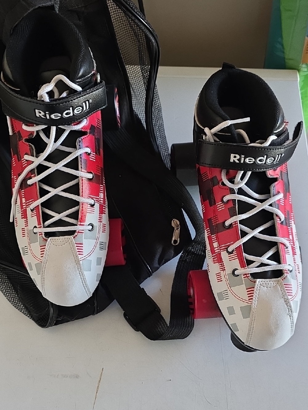 Riedell Mens Red, White & Black Quad Roller Skates